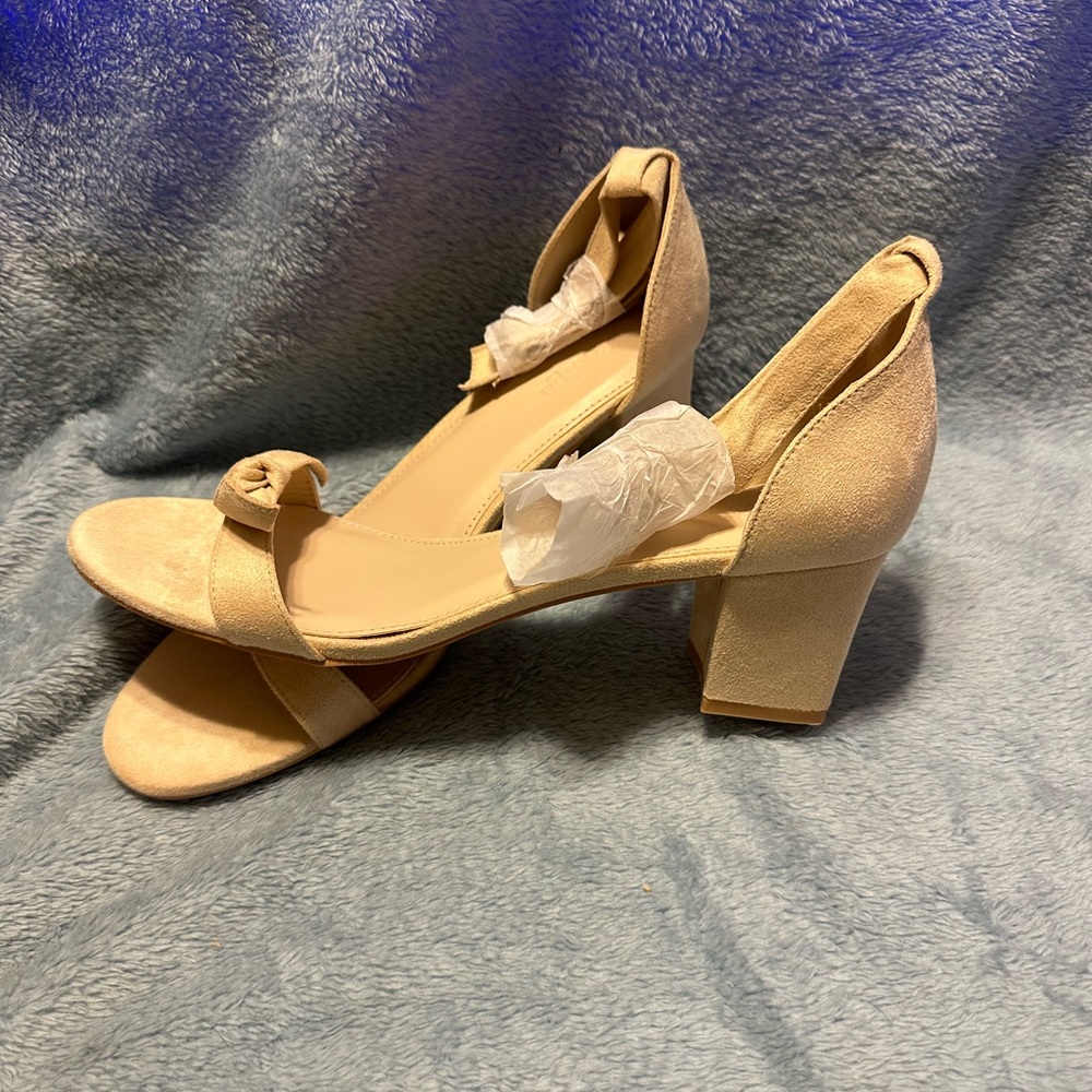 Chic Beige Block Heel Sandals - Picture 2 of 2